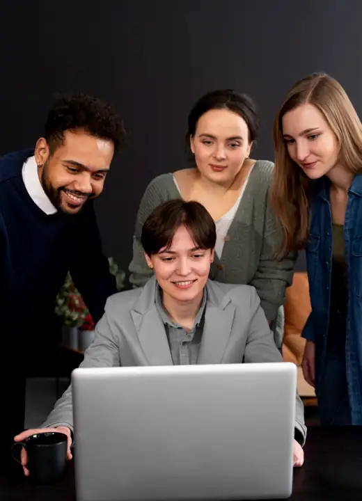 Home 1 Online marketing experts working on laptop